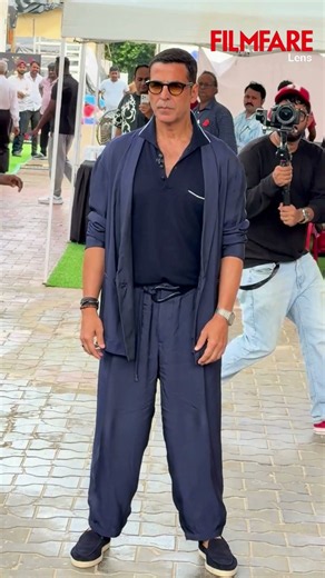Khiladi Akshay Kumar gets clicked outside the sets of a reality show