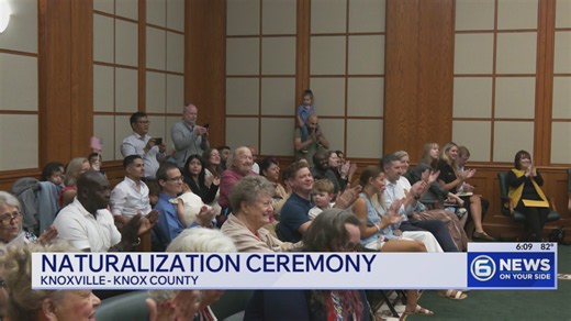 Knoxville naturalization ceremony welcomes new US citizens