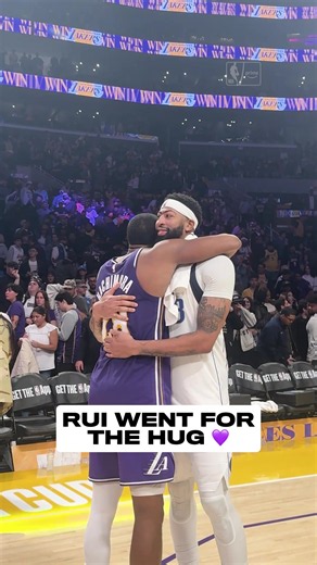 When AD and Rui reunited after his first game at LAL since being traded away 🥹🫂 #lakers #anthonydavis #teammates #wholesome #nba
