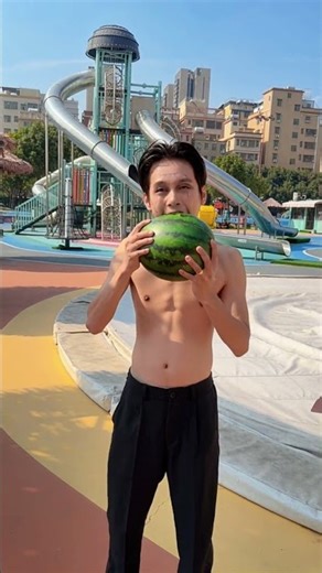 The clown can really eat#joker #shorts