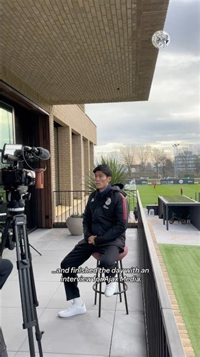 Tomiyasu takes you with him on his first day at Ajax! 😍