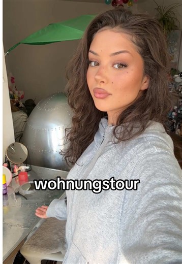 ich wohne erst seit nem jahr alleine, glaube später wirds noch verrückter #woistlena #berlin #wohnungstour #altbauwohnung #random