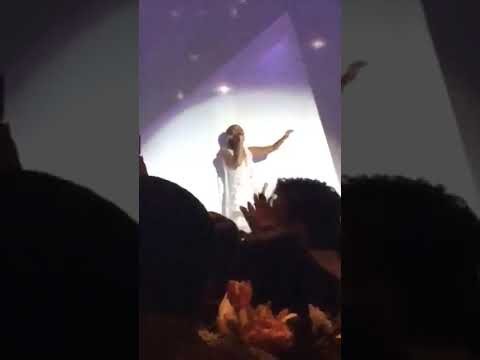 Leona Lewis - Bridge Over Troubled Water (Fairmont Hotel / October 29, 2017)