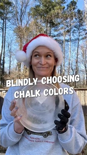 Blindly Choosing Chalk Colors: Christmas Edition! 🎄 Lettering Feliz Navidad with sidewalk chalk