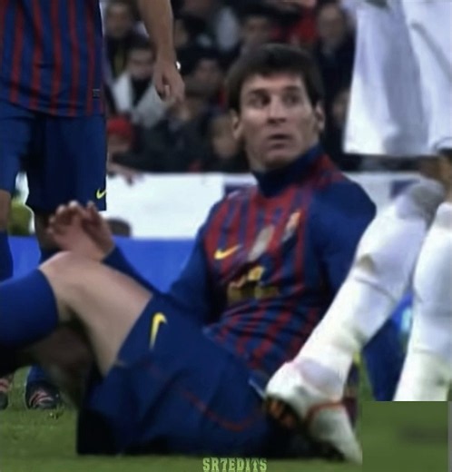 How is Messi not dead yet😱🔥⚽️#soccer#ronaldo#messi#neymar#fyp#skills#yamal#worldcup#edits#fypシ