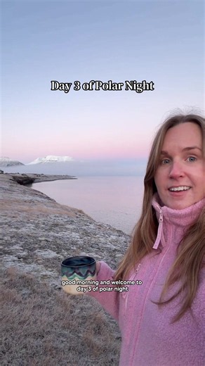 Day 3 of Polar Night! 💖🌟🙌🏻 #svalbard #polarnight #longyearbyen #cabinlife
