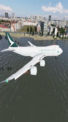 BOEING 747 Makes EMERGENCY Landing On Ocean Due To Engine Fire