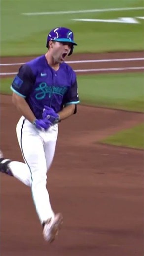 Ryan Waldschmidt walks it off against the Dodgers 🐍
