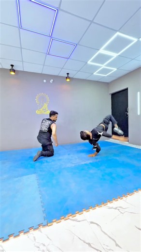 3 Kicks That Will Instantly Knock Anyone Out💥 ⁠#martialarts #ukfitness #selfdefence #kick #shorts