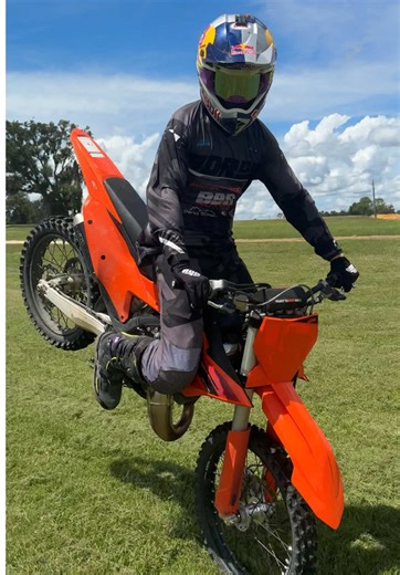 I had an ERA’s planned with Chase Sexton on his 150SX after Vegas SMX. Unfortunately we didn’t get to do it. Hope we can line it up in the future for you guys on a KX 😜 Who else would you like to see an ERA’s episode with? @Red Bull Motorsports @Red Bull @MotoSport.com @All Balls Racing #150SX #KTM #2stroke