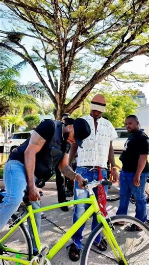 Mara Ya Kwanza #Diamondplatnumz Aendesha #bycycle #shorts #behindthescenes #BTS #Inama #shorts #tz