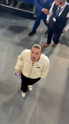 A brilliant interaction between Jack Grealish and this Cardiff City fan 👏