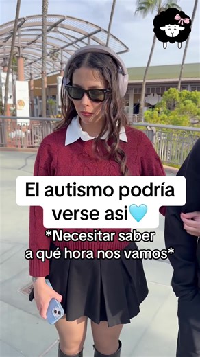 En el autismo, no saber cuánto tiempo durará una salida puede generar mucha incomodidad, porque necesitamos anticipar lo que viene para sentirnos seguros & poder disfrutar el momento. Así que si tienes un amigo o familiar autista no es que no quiere estar contigo🩵 a veces solo necesitamos entender el plan para sentirnos seguros, no porque no disfrutemos de su compañía, sino porque nuestro cerebro funcióna distinto 🧠 y porfavor recuerda que el autismo es un espectro🙏🏻 actor: @DaniMor #autismo