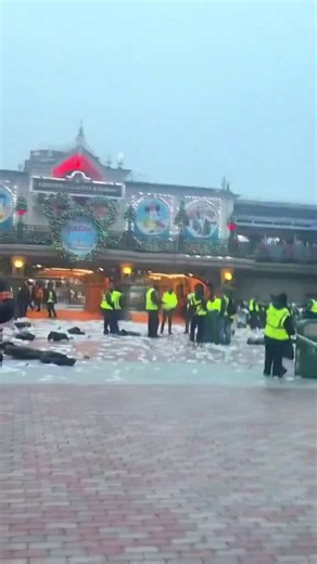 Xmas 2025 at Disneyland Paris for some reason just hit differently
