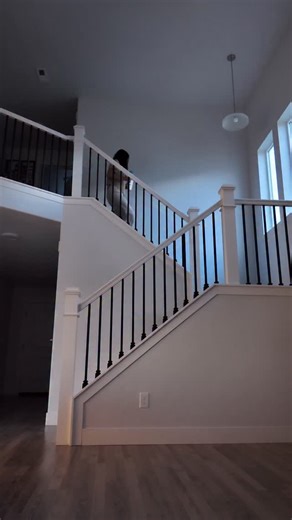 Vivi McCoy on Instagram: "Turning Monday into a #CleanWithMe day Every week ❤️😍"