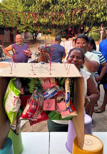 Hice el mejor juego en Navidad con los adultos corta la cuerda y ganas tu premio y sorpresa 🥳🎁 #juegos