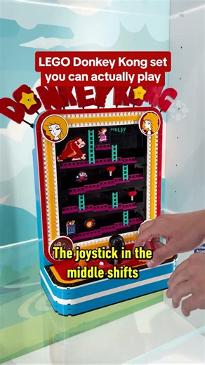 No coins are required for the LEGO Donkey Kong set! 🍌 🍌 🍌 #SDCC