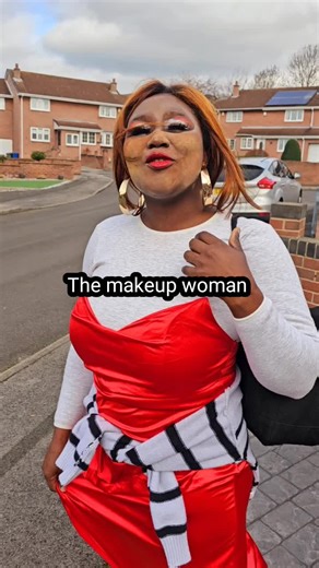 Trending Makeup Artist Tutorial with Pauline Fowler