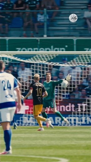 Marc ter Stegen’s spectacular save for Ajax! 🧤
