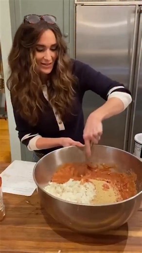 This classic meatloaf recipe is a reliable go-to for busy families 🍽️✨ It’s simple to make, budget-friendly, and incredibly adaptable—perfect for using whatever ingredients you already have on hand. In this recipe, you’ll learn easy tips for customizing your meatloaf with different meats, seasonings, and add-ins while still getting a tender, flavorful result every time. A timeless comfort food that belongs in every home cook’s rotation. Full recipe here: https://stacylynharris.com/meatloaf-reci