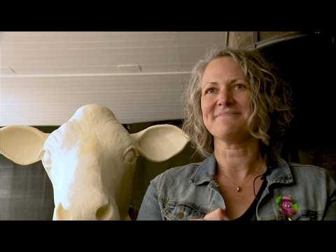 Sculptor Sarah Pratt discusses making butter cow for Smithsonian exhibit | FULL INTERVIEW