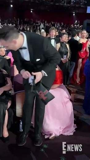 Jessie Buckley and Gracie Abrams catching up at the #Oscars? They're so cool. 🤩 #AwardsSeason