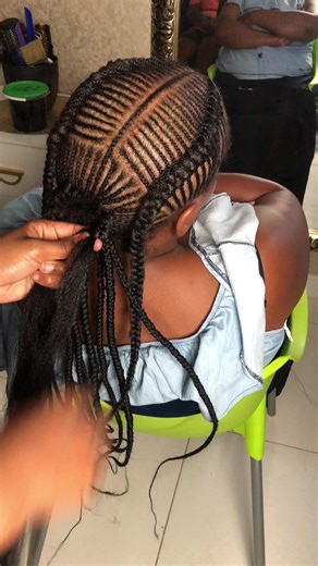 Stylish Fishbone Hairstyles with a Twist