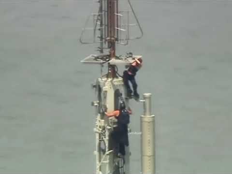 first date ideaThe rooftoppers who illegally climbed the Empire State Building are Angela Nikola 1