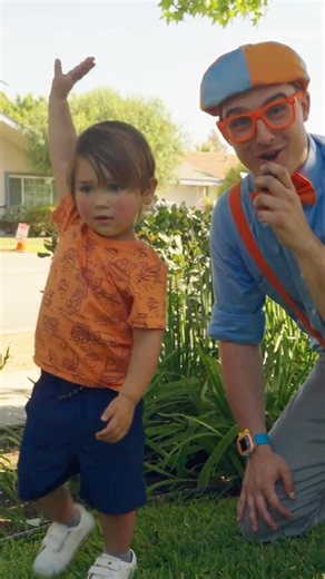 WOW! Look at the Garbage Truck! 🚛🤩 #GarbageTruck #KidsLearning #Blippi