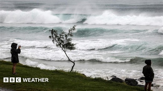 Cyclone Alfred: Rare storm to hit east coast of Australia