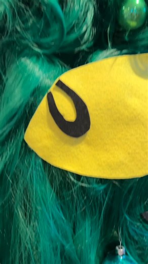 Lazy Grinchmas hack transforms tree! 🎄 | Justin Flom