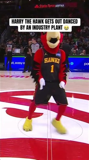 This young fan challenged and beat Harry the Hawk in a dance battle for his New Year’s resolution 🤣
