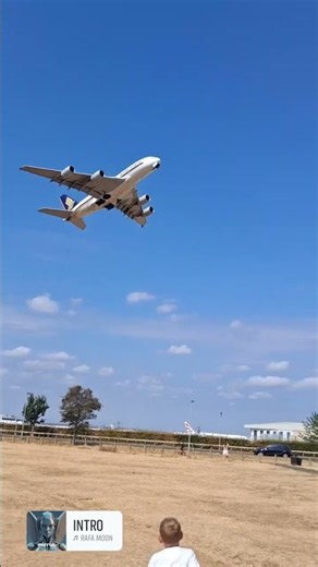 Singapore airline Airbus A380-800 is taking off from Heathrow airport...#airplane #airplanespotting