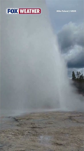 🌋 GEYSER VIEWS: The Second-Tallest Geyser In Yellowstone National Park Was On Full Display
