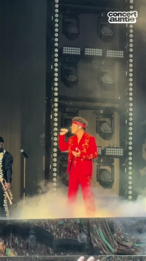 Bruno Mars Performs “RISK IT ALL” ❤️ | The Romantic Tour