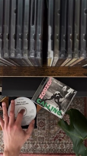 "London Calling" THE CLASH #cd #cdplayer #musicshorts #hifi #musiccollection #rock #britpop #hitsong