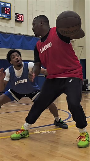 Ic3🥶Vizionz on Instagram: "So this happen at @iambarondavis and @bdotadot5 event @th3_.bdoss the young one @stevenhibachi Older one 😅 (StevenHibachi back outside) was ready for the 1 vs 1 @bdotadot5 MC 🎤 @iambarondavis @slic @stevenhibachi @th3_.bdoss"