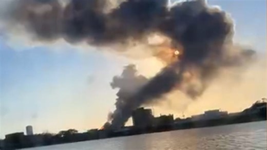 米テキサス州の製油所で爆発 - CNN.co.jp