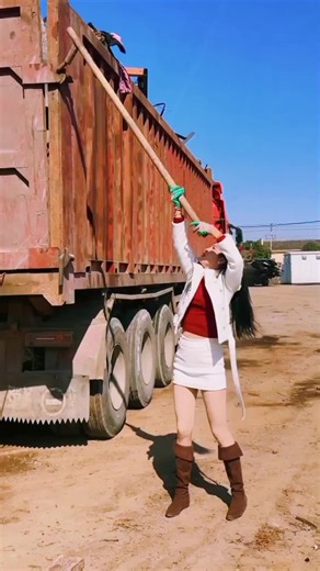 Wishing You a Good Day from Female Truckers