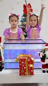 Sink or Float: Holiday Science by Twin Twin 🎁🎅