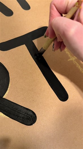 Did the messy H stress anyone else out!? 🙋🏼‍♀️ #birthdaybanner #satisfyingart #bannerpainting