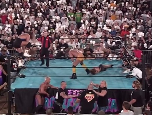 28 YEARS AGO TODAYShane Douglas defeats Al Snow to retain his ECW Heavyweight Championship - The crowd would then fill the ring by throwing their styrofoam heads in disapprovalECW: WrestlePaloozaMay 3rd, 1998@TheFranchiseSD | @TheRealAlSnow