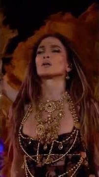 Jennifer Lopez turned Dolce & Gabbana's Alta Moda 2026 finale into a full-blown concert! 🔥