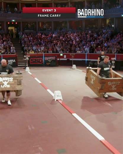 World's Strongest Man 2023 vs World's Strongest Man 2025 Giants Live 400kg / 880lb Frame Carry! | Giants Live