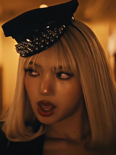THE QUEEN IS BACK!! #lisa #lisablackpink #pressplay #tarantino #lisaedit