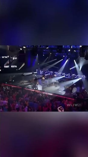Toby Keith Rocks the Crowd: Unforgettable Live Concert Moments! #shorts
