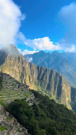 Exploring ancient ruins, Machu Picchu, Peru, Waman Adventures from Jesz D. 🇵🇪