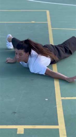 FLOORWORK-shoulder to shoulder