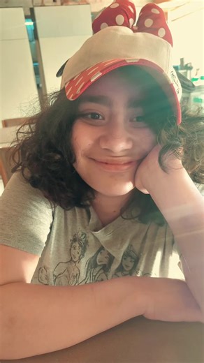 2025… what a year. It wasn’t easy BUT it was full of God 🙏🏽 There were moments of joy, and moments that stretched me in ways I didn’t expect. Some days I felt strong. Other days, I was just holding on. Through it all, God never left my side 🤍 Early February, I traveled with Kiyomi to India for stem cell treatment 🇮🇳✨ That journey required faith beyond answers, but I watched God open doors and provide every step of the way. Then on June 7th, after years of waiting and praying specific prayer