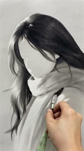 Perfect drawing cannot be without light! #drawing #charcoaldrawing #portraitdrawing #charcoalshading